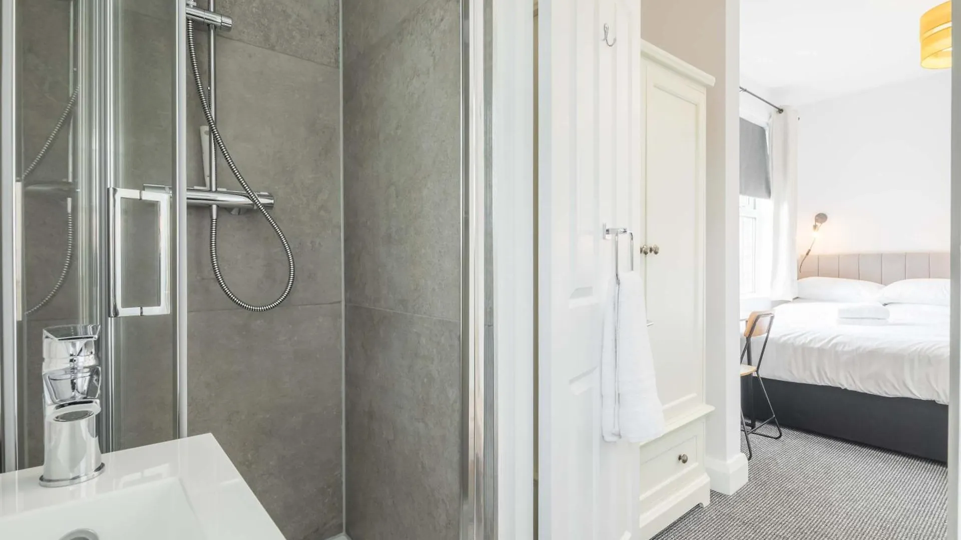 Modern 4-Bedroom Detached Home In Central Cambridge With Parking 0*,  Egyesült Királyság