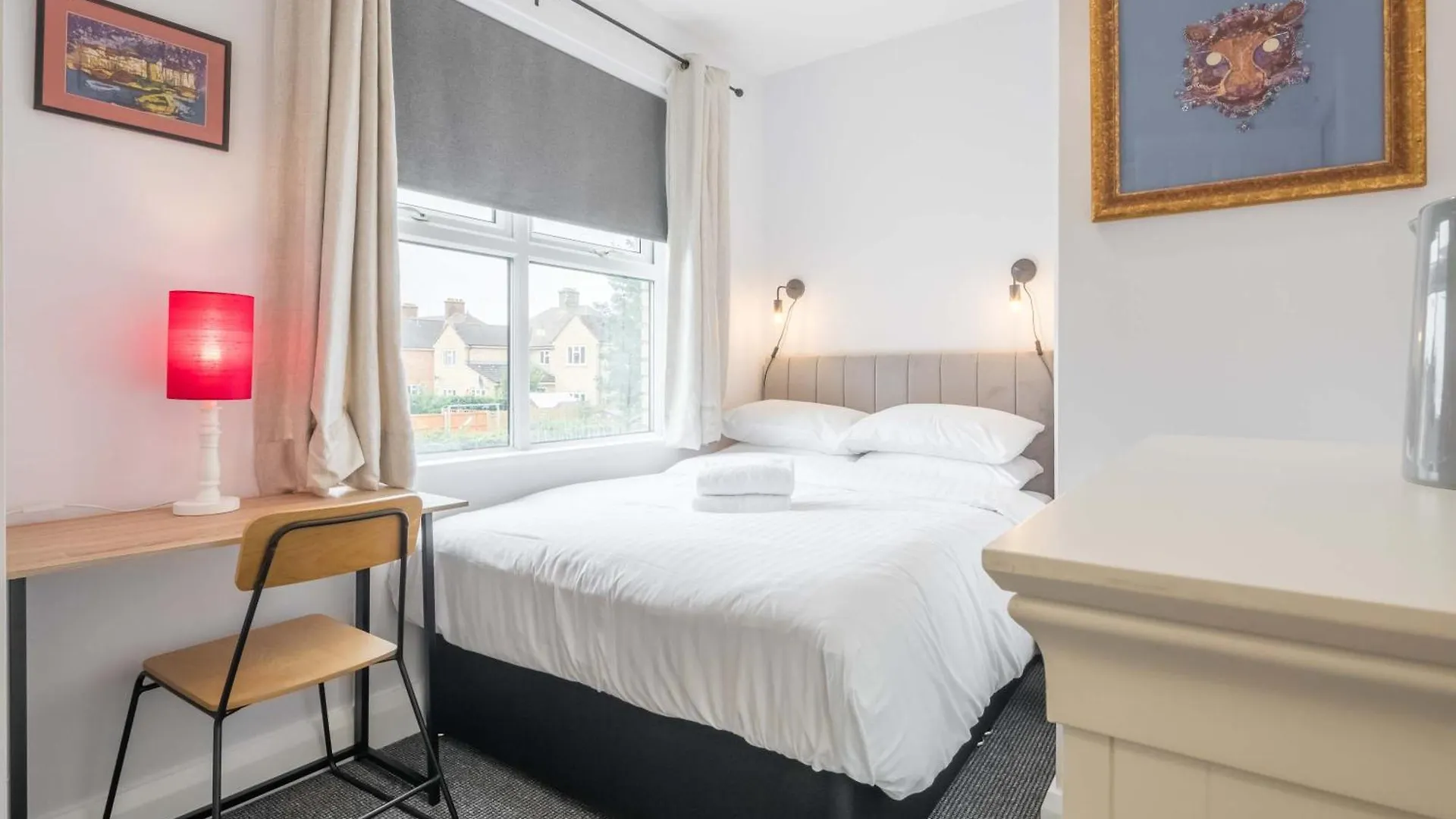 Modern 4-Bedroom Detached Home In Central Cambridge With Parking Egyesült Királyság